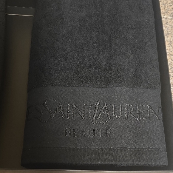 Yves Saint Laurent Black Towel Set NWB - Picture 3 of 4